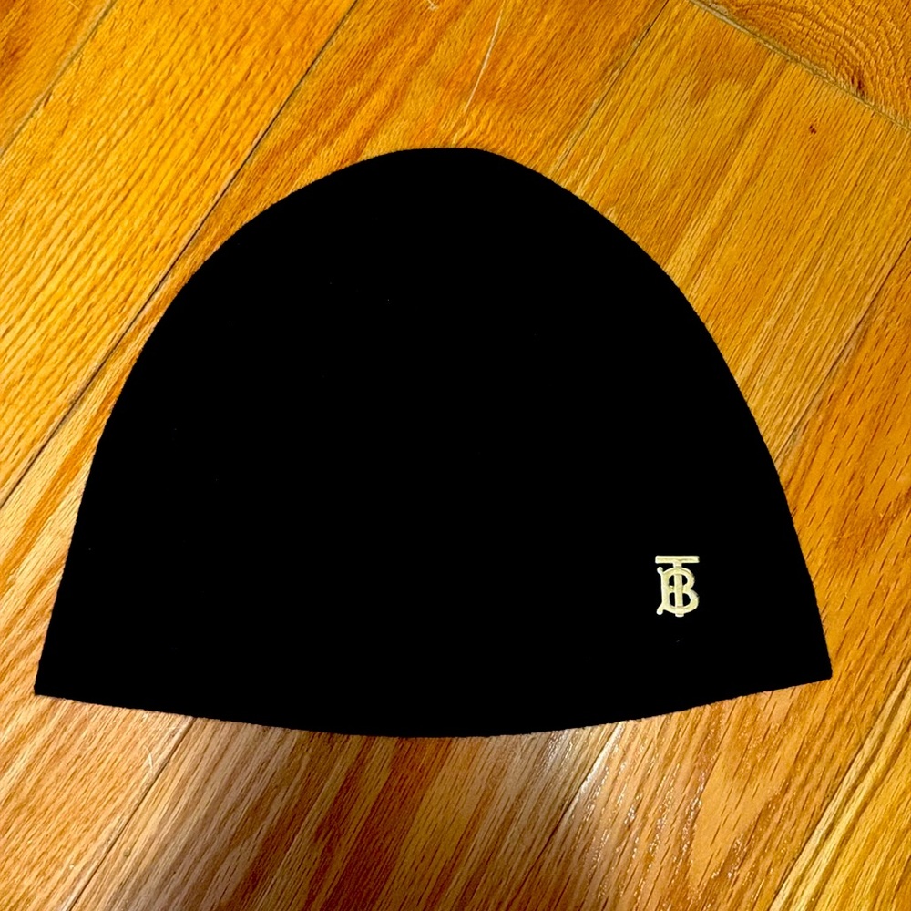 Burberry black beanie- like new